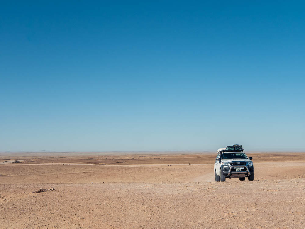 Hilux on desert roach